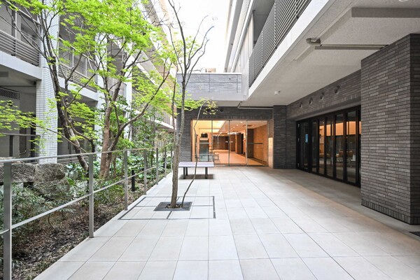 039
