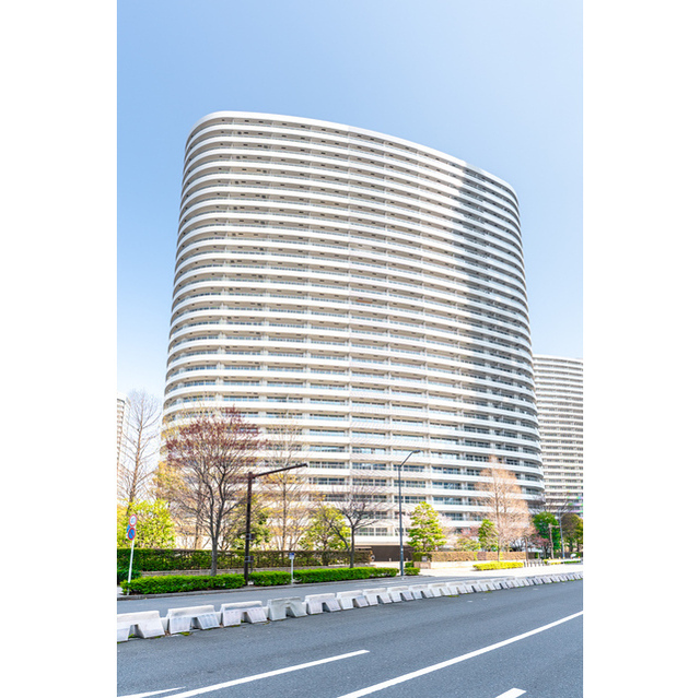 Ｍ．Ｍ．ＴＯＷＥＲＳ　ＦＯＲＥＳＩＳ‐Ｌの外観