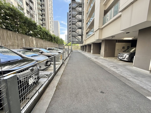 033