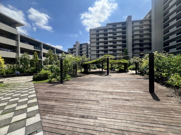 039