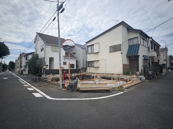 011