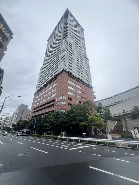 クロスエアタワー