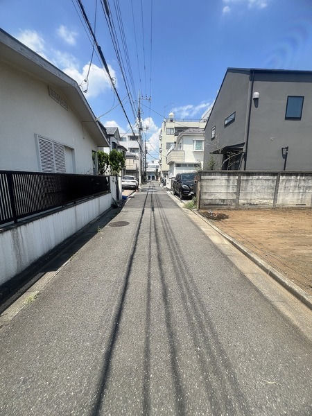 991