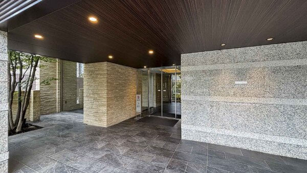 031