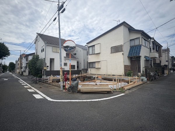 011
