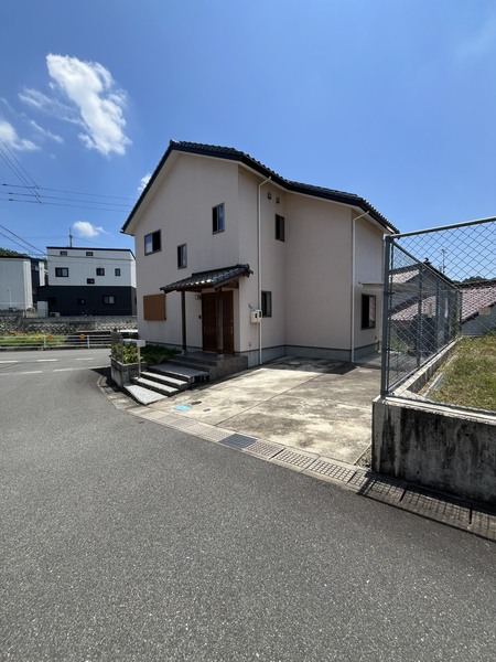 011