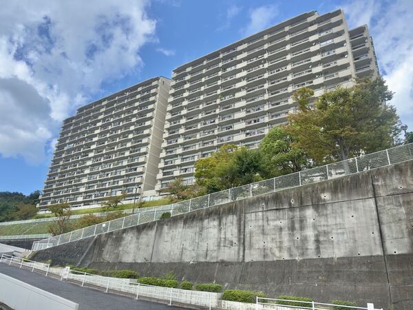 井口台パークヒルズ参番館の外観