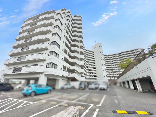 ファミール江波公園リバーサイドの外観