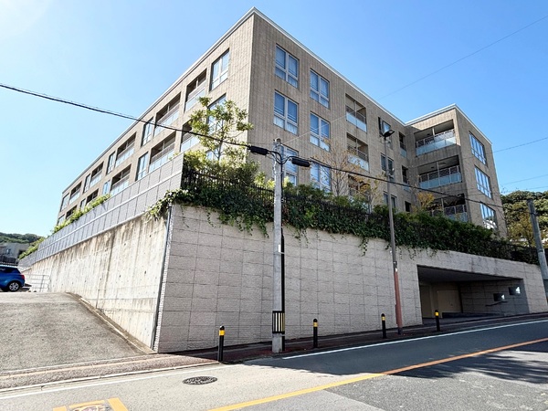 Brillia平尾浄水の外観