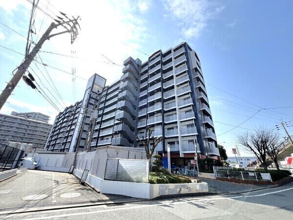 アンピール箱崎東IIの外観