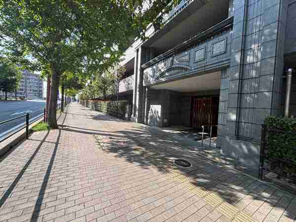 011