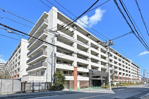 BELISTA溝の口の外観