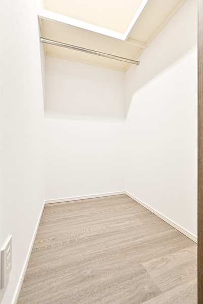 027