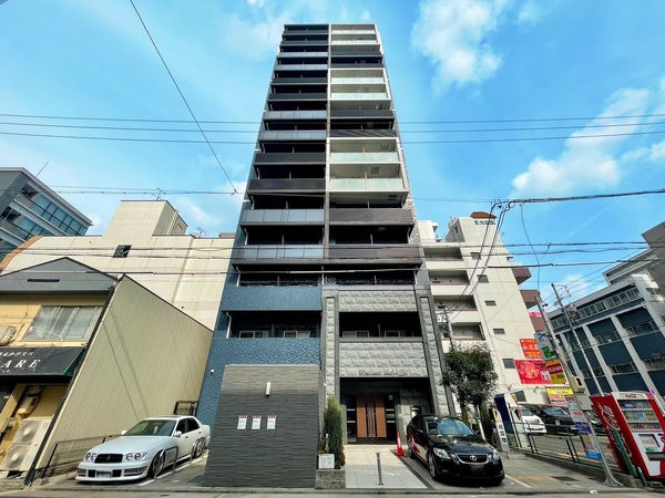 プレサンス栄フェルの外観