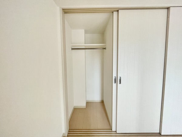 027
