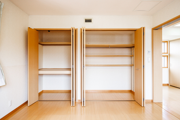 027