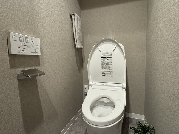025