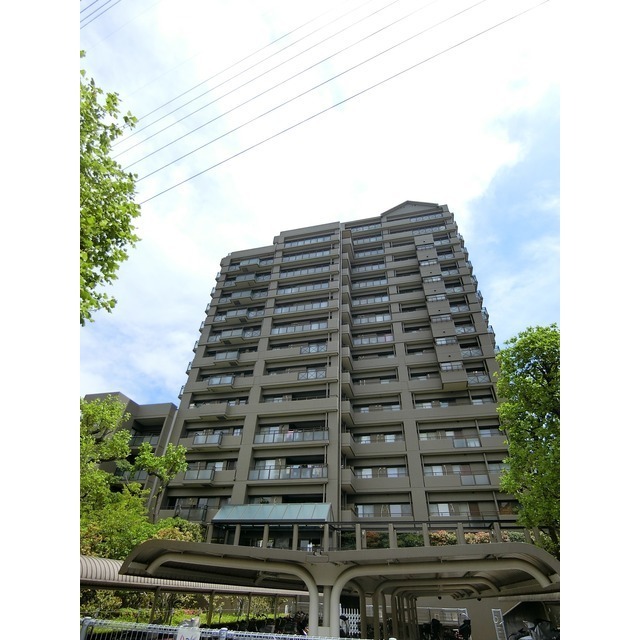 ファミールハイツ緑地公園の外観