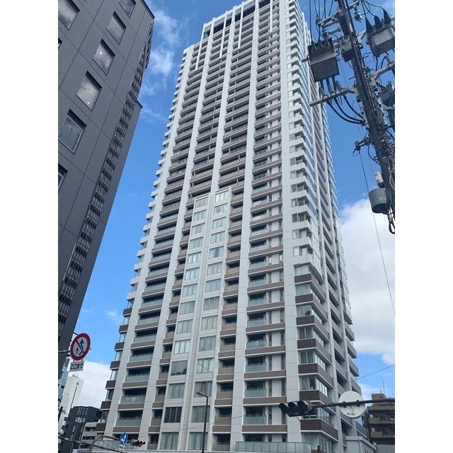 ブランズタワー南堀江の外観