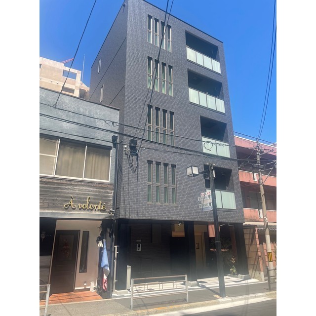 アストロ上本町の外観