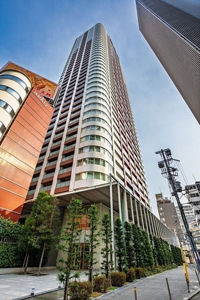 ザ・梅田タワーの外観