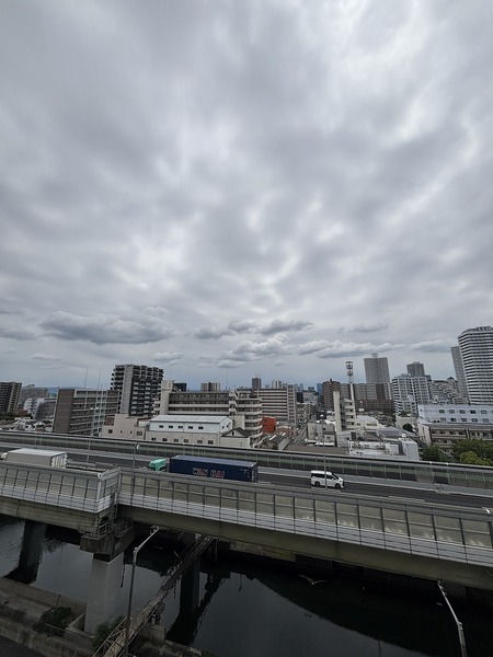 081