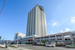 ヨコハマ・シーナリータワーの外観