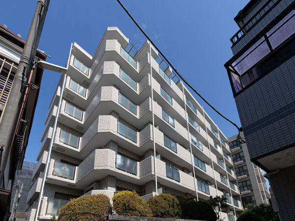 川口南町ローヤルコーポの外観