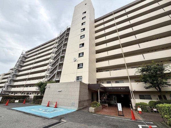 グリーンコーポ川口A棟の外観