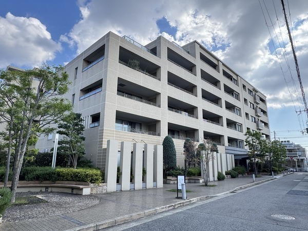 フロントレジデンス西宮北口の外観