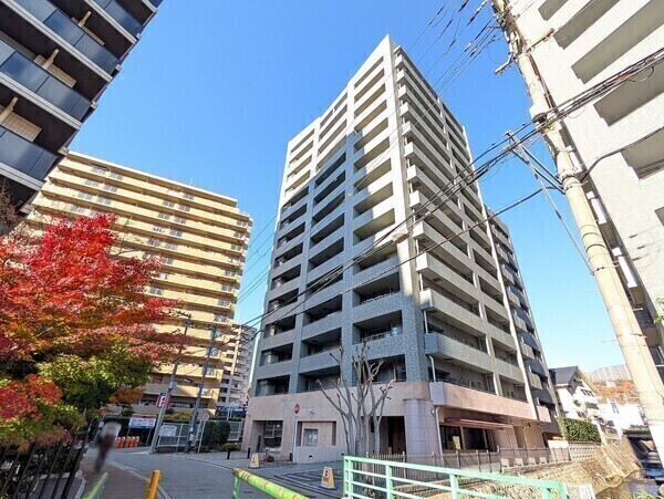 パークスクエア宝塚フォレストタワーの外観