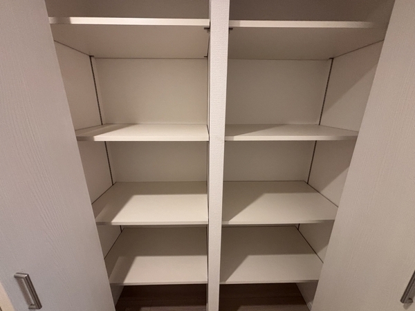 027