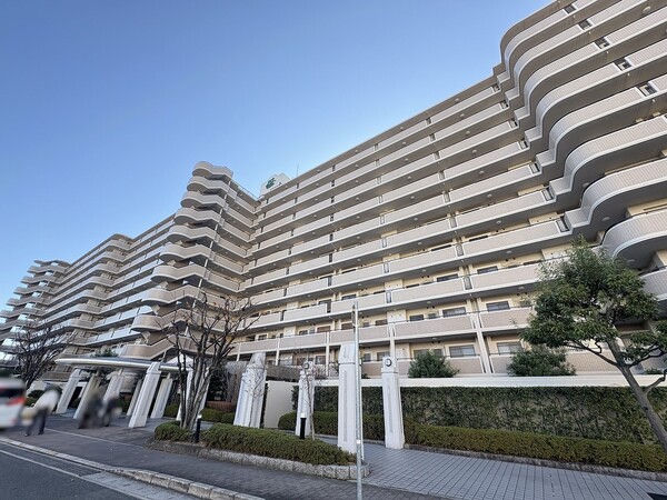 ルネ伊丹ガーデンスクエアの外観