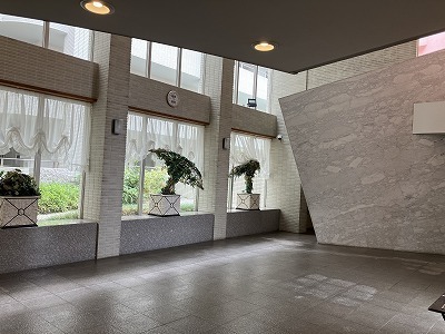 032