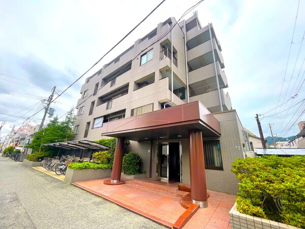 ファミール東灘・北青木の外観