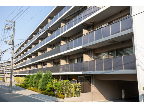 ウエリス吹田山手町イースト-h