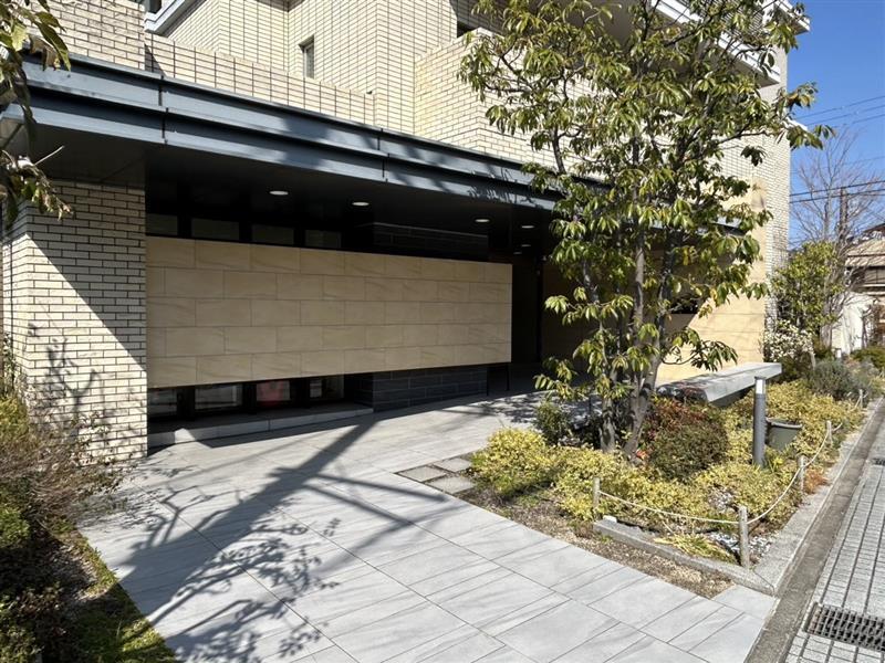 シャリエ大津県庁前通り-h