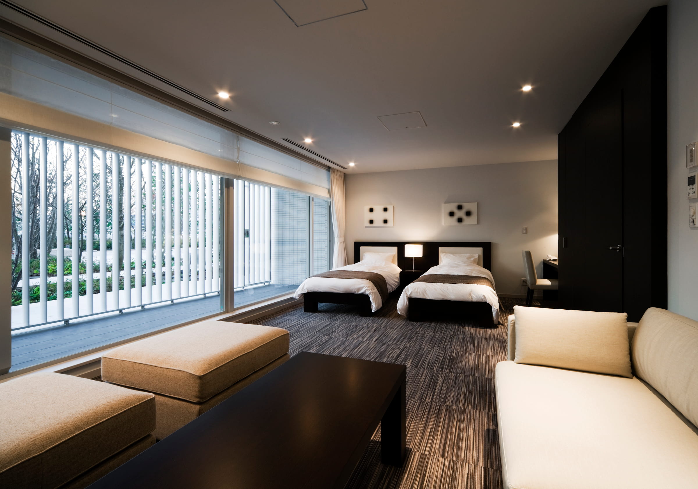 M.M.TOWERS FORESIS-h