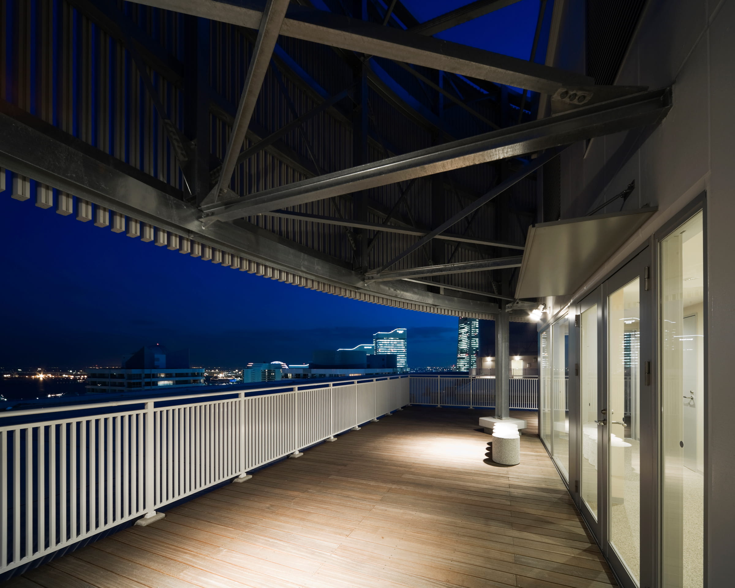 M.M.TOWERS FORESIS-h