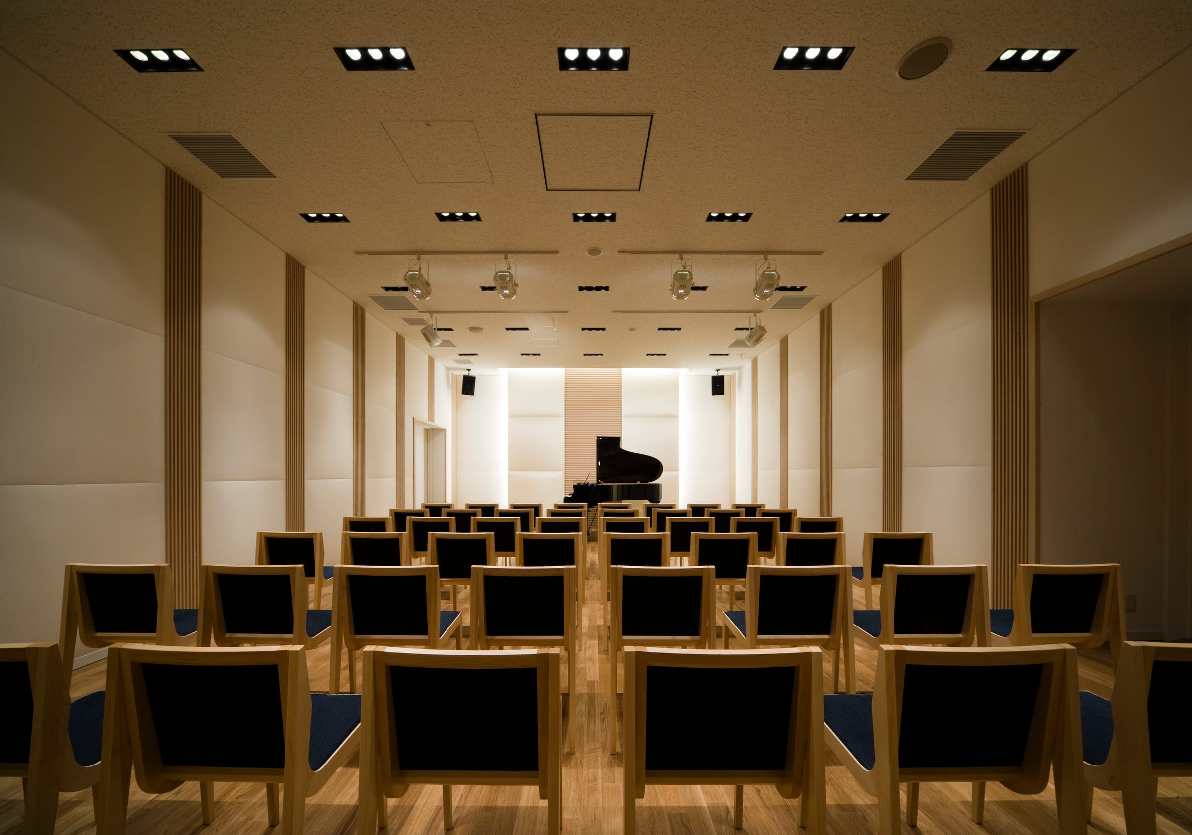 M.M.TOWERS FORESIS-h