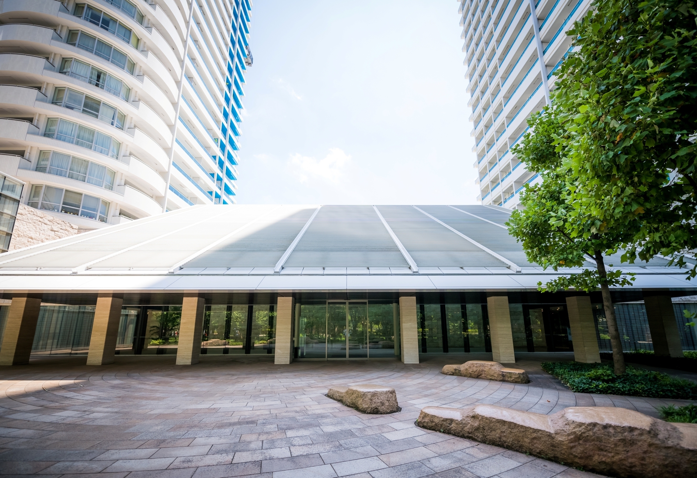 M.M.TOWERS　the　East-h