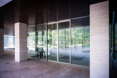 M.M.TOWERS　the　East-h