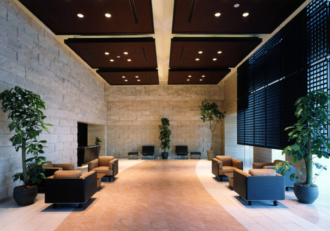 M.M.TOWERS　the　East-h