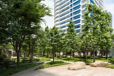 M.M.TOWERS　the　East-h