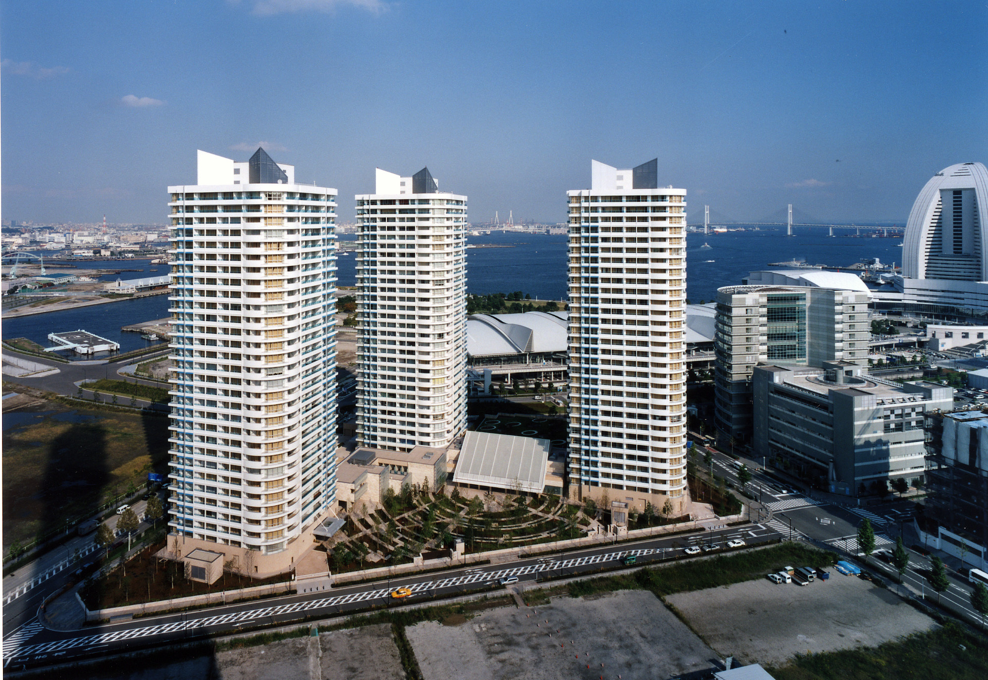 M.M.TOWERS　the　South