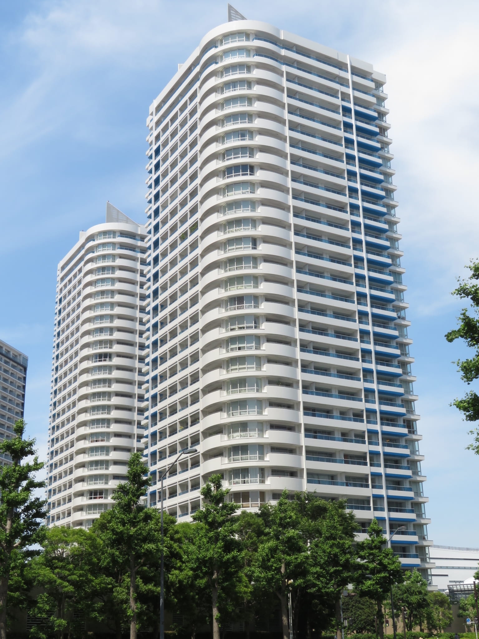 M.M.TOWERS　the　South-h