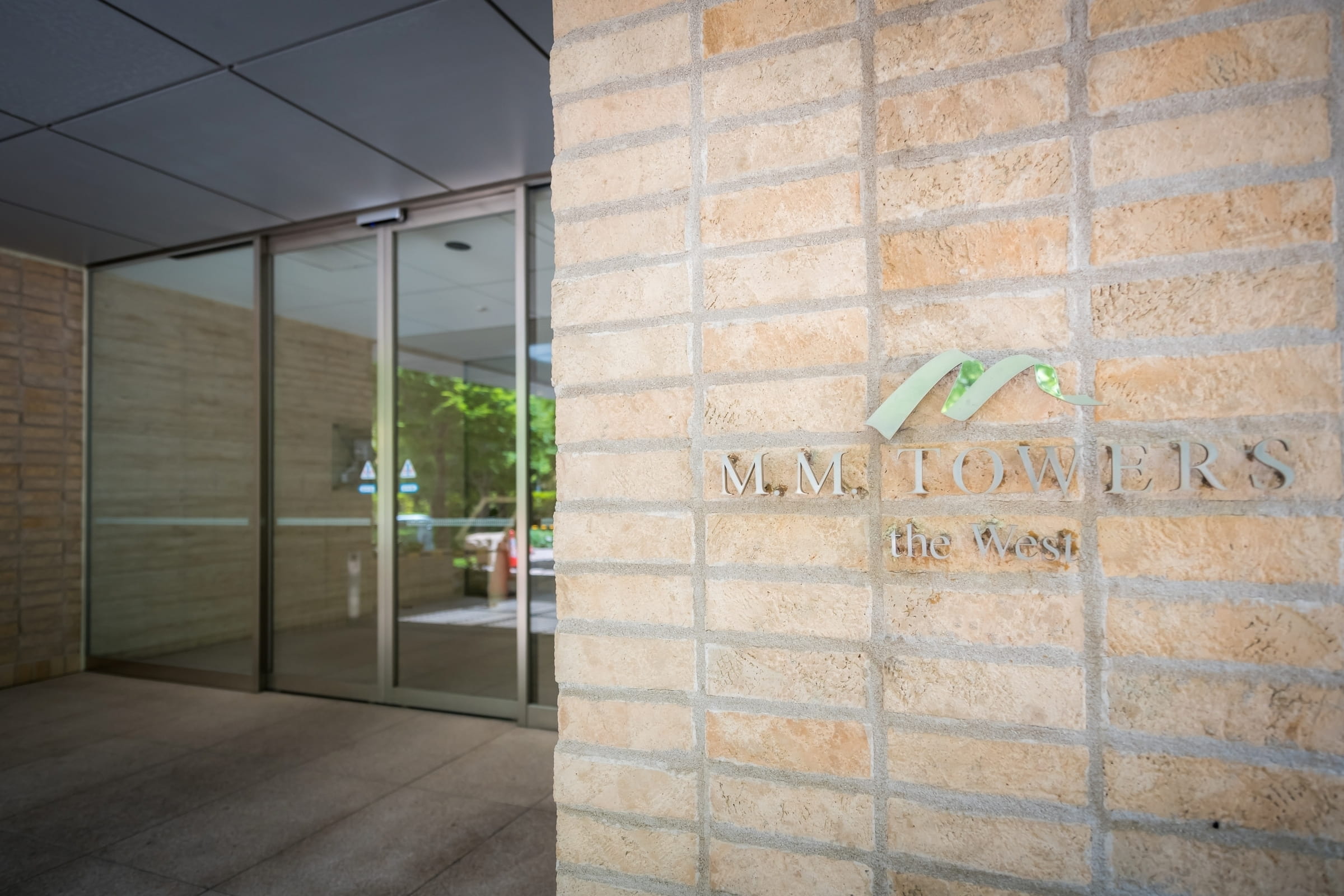 M.M.TOWERS　the　West-h