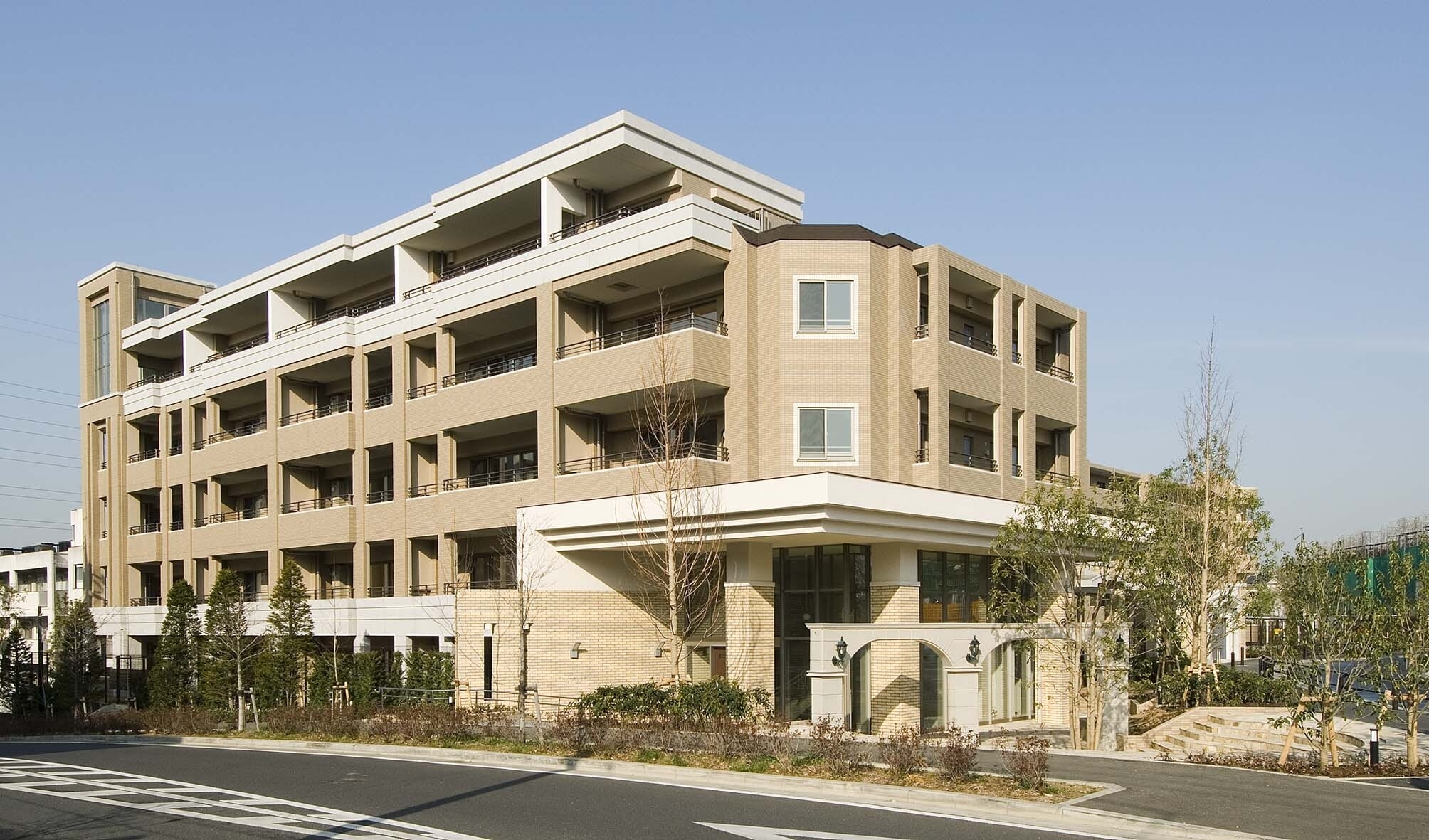 ドレッセ美しの森フロラージュ