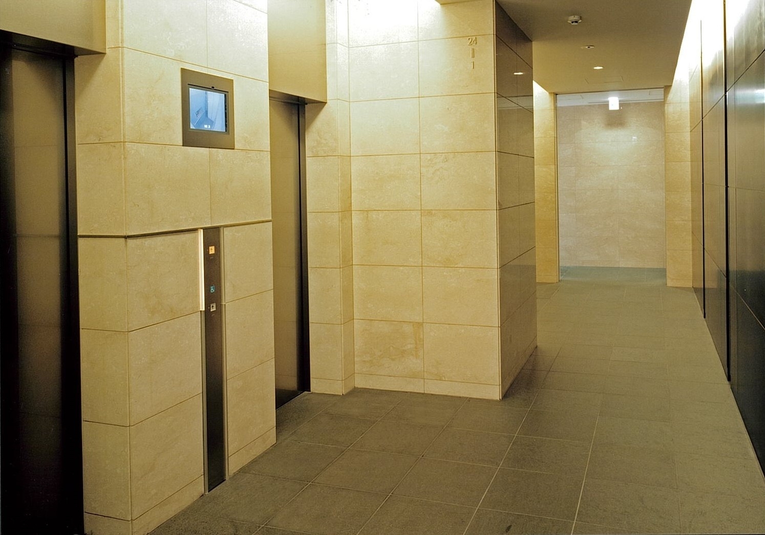 ルネッサなんばタワー-h