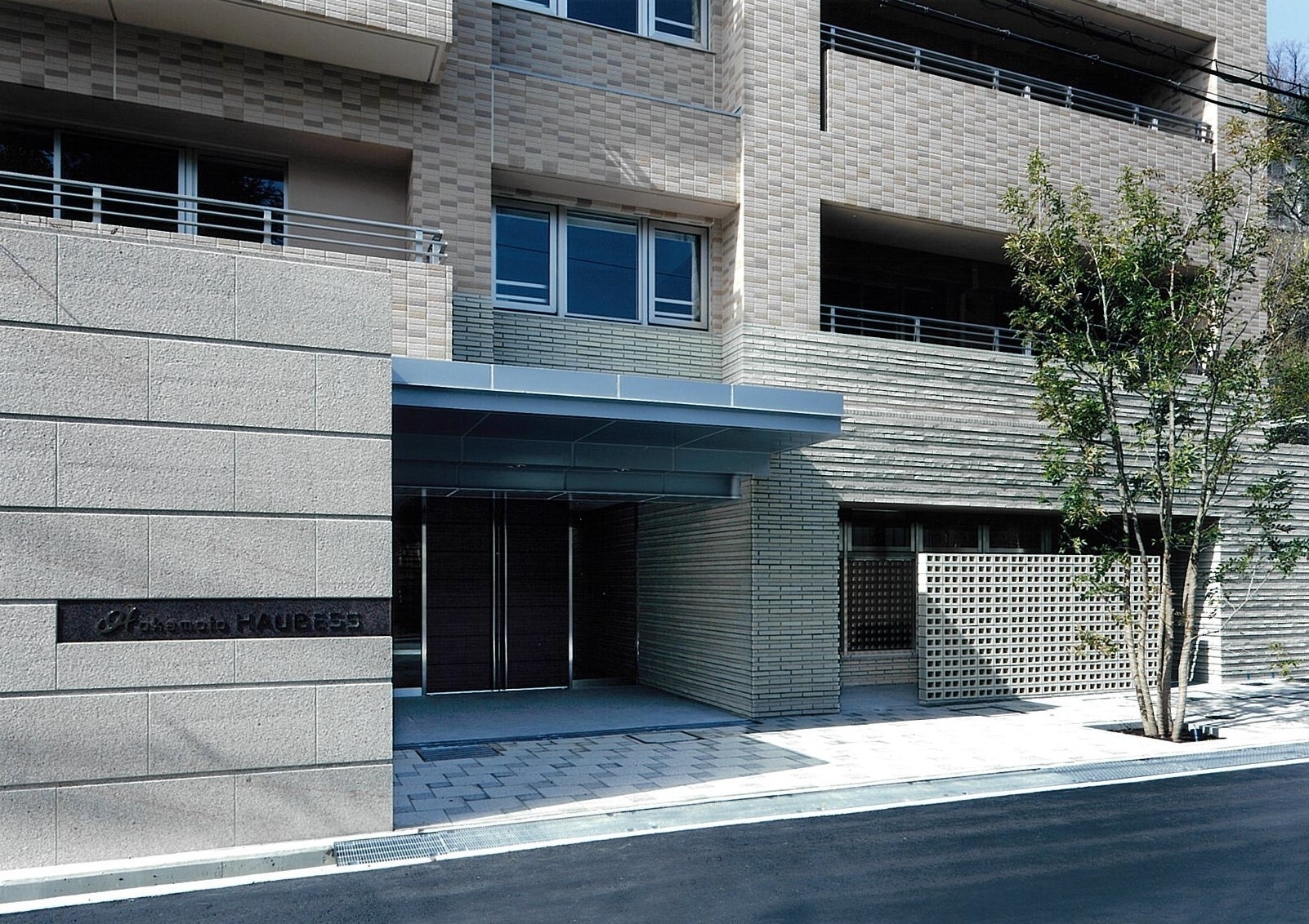 岡本ハウベス-h